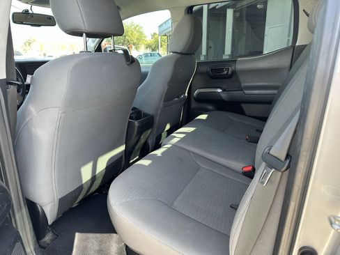 Used 2017 Toyota Tacoma SR5 w/ Tow Package image 7