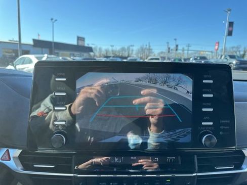 Used 2024 Toyota Sienna XLE image 18