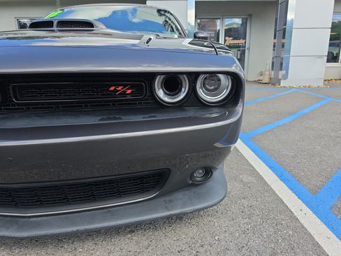 Used 2018 Dodge Challenger R/T Scat Pack RWD image 10