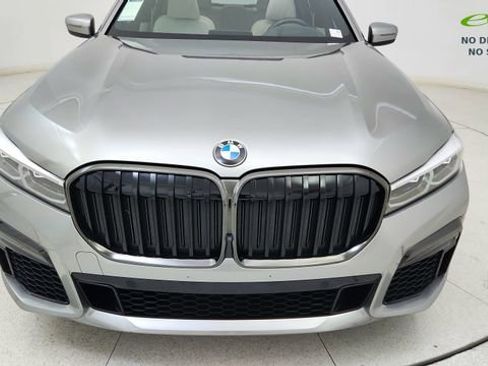 Used 2022 BMW 740i xDrive w/ M Sport Package AWD/4WD image 9