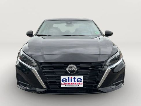 Used 2024 Nissan Altima 2.5 SV image 2