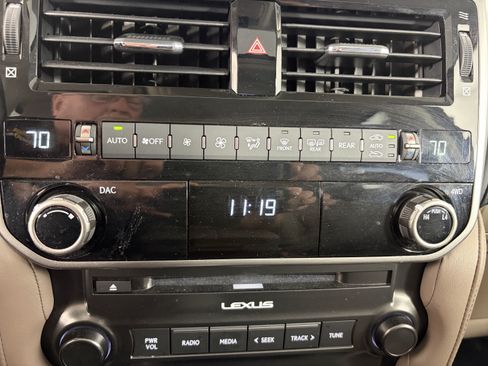 Used 2022 Lexus GX 460 Premium w/ Premium Package AWD/4WD image 24