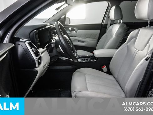 Used 2023 Kia Sorento SX Prestige w/ Panoramic Sunroof Package AWD/4WD image 11