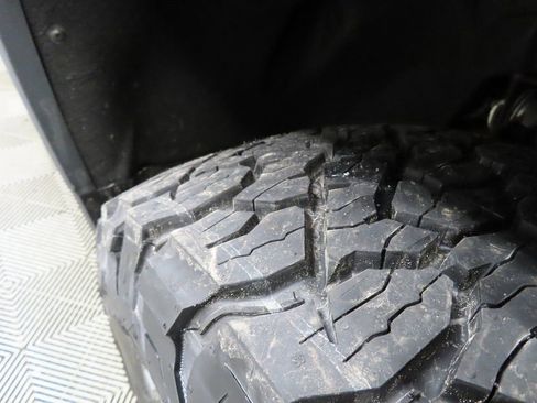 Used 2025 GMC Sierra 2500 SLT w/ SLT Convenience Package image 7