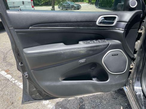 Used 2019 Jeep Grand Cherokee Summit AWD/4WD image 15