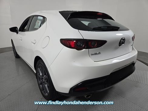 Used 2020 MAZDA MAZDA3 Hatchback image 4