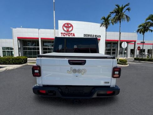 Used 2020 Jeep Gladiator Overland AWD/4WD image 6