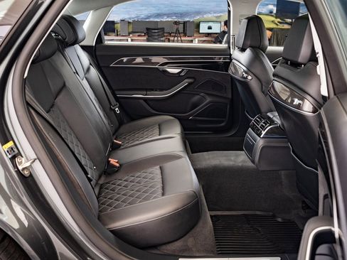 Certified 2022 Audi S8 image 37