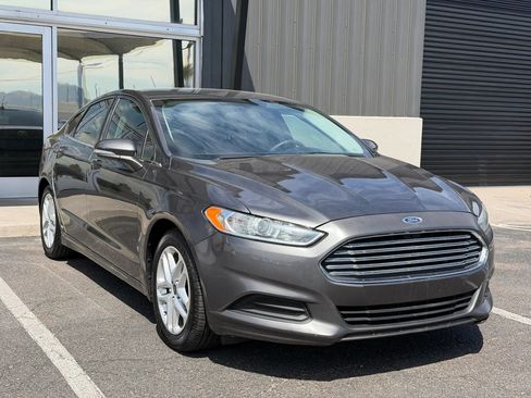 Used 2016 Ford Fusion SE FWD image 13