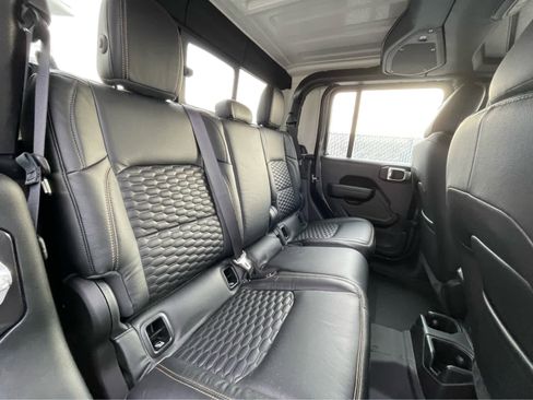 New 2025 Jeep Gladiator Sport image 25