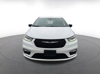 Used 2025 Chrysler Pacifica Select video 2