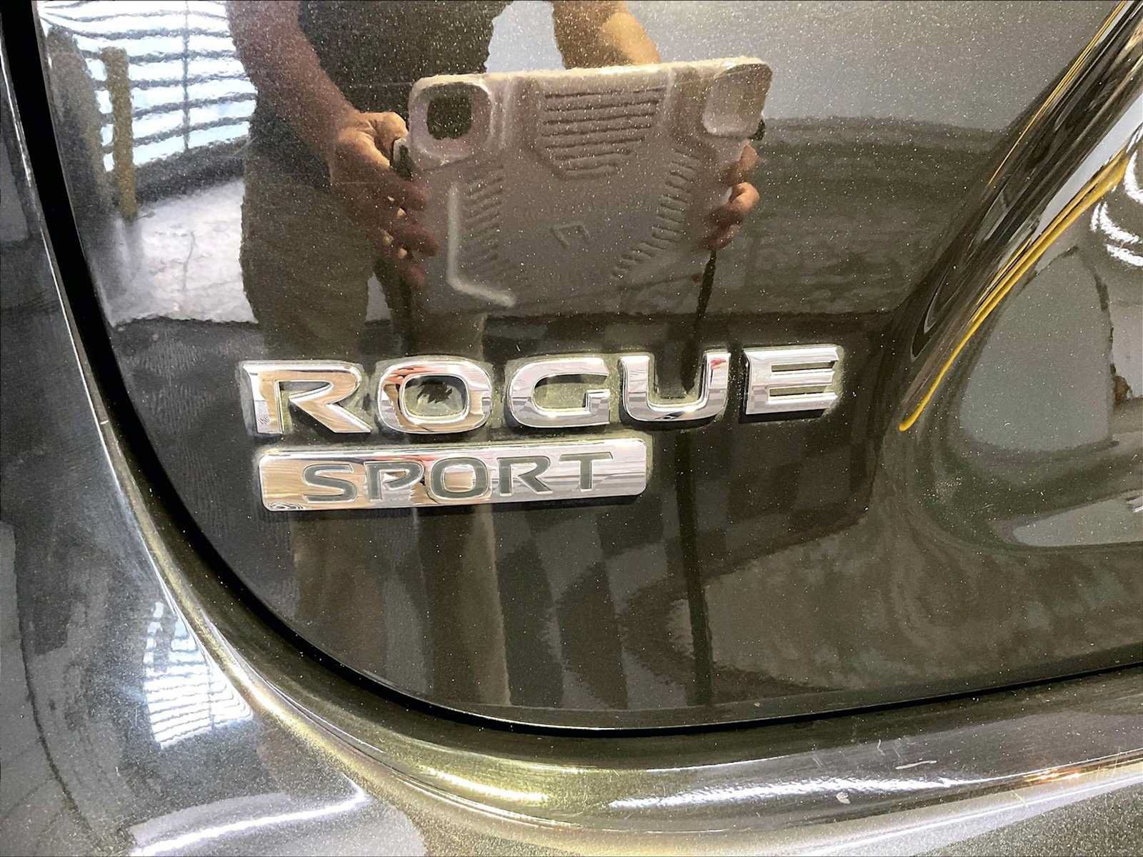 Used 2019 Nissan Rogue Sport SV AWD/4WD image 35