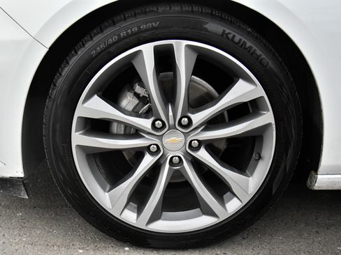 Used 2023 Chevrolet Malibu LT FWD image 12