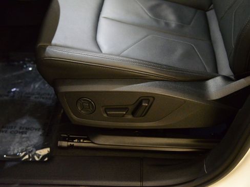 Certified 2025 Audi Q3 2.0T Premium w/ Convenience Package image 25