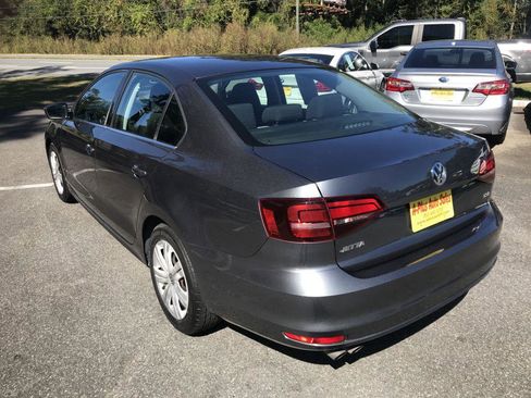 Used 2017 Volkswagen Jetta S image 6