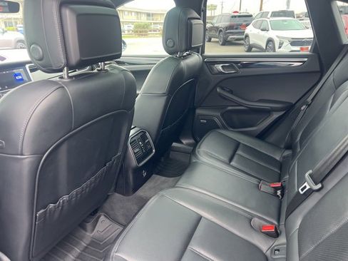 Used 2021 Porsche Macan S image 21