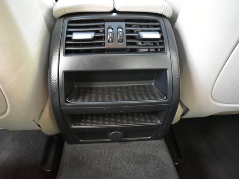 Used 2015 BMW 550i Sedan image 41