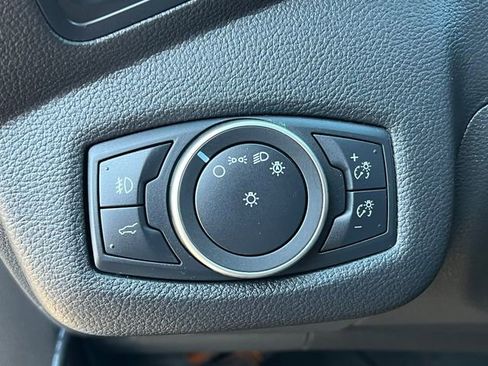 Used 2019 Ford Escape SE image 16