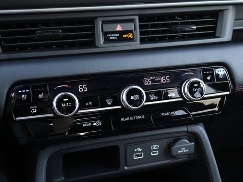 New 2025 Honda Pilot Black Edition image 18