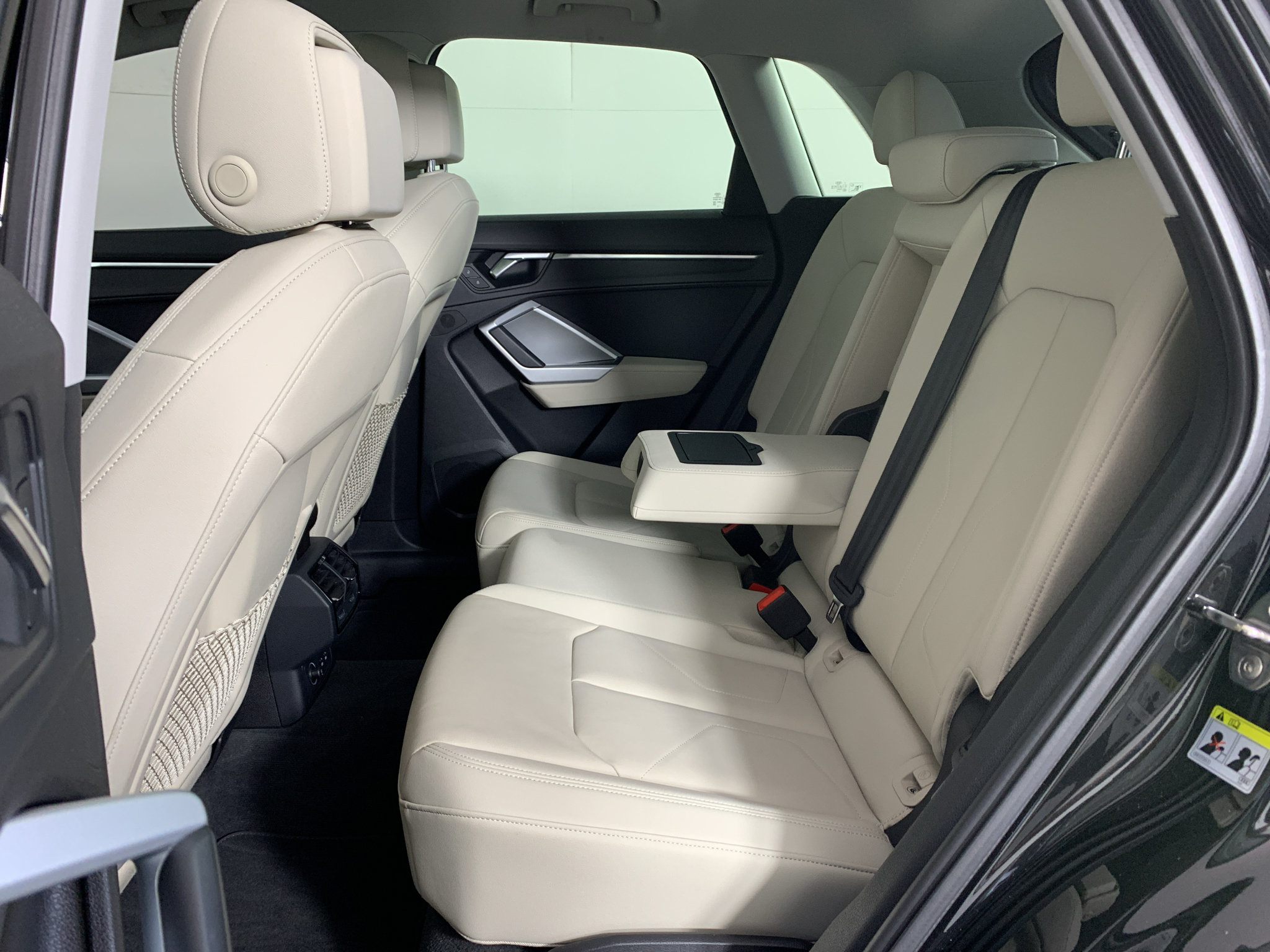 Used 2020 Audi Q3 2.0T Premium AWD/4WD image 32