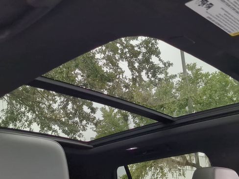 Used 2023 Chevrolet Tahoe Z71 image 19