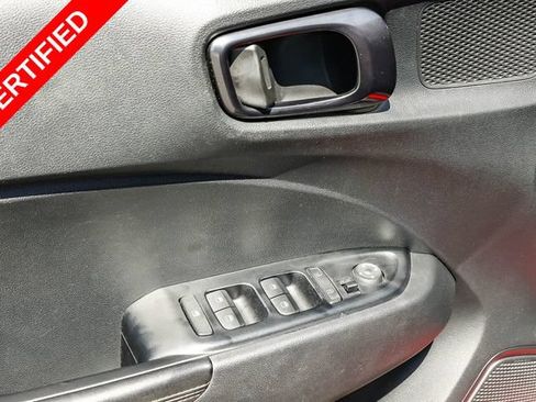 Certified 2023 Hyundai Venue Limited FWD image 22