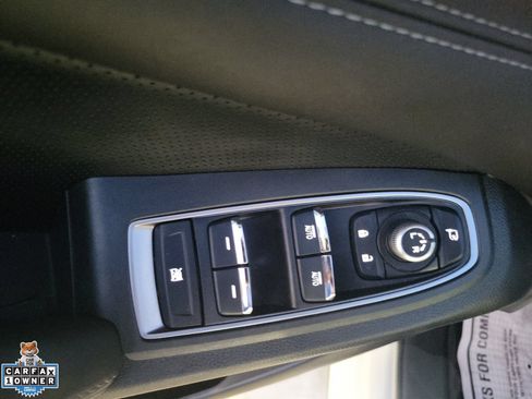 Used 2025 Subaru Ascent Touring AWD/4WD image 16