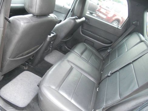 Used 2011 Ford Escape XLT w/ 203A Rapid Spec Order Code FWD image 17