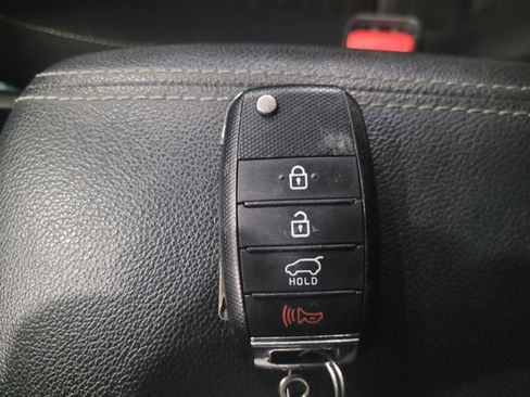 Used 2018 Kia Sportage LX image 32