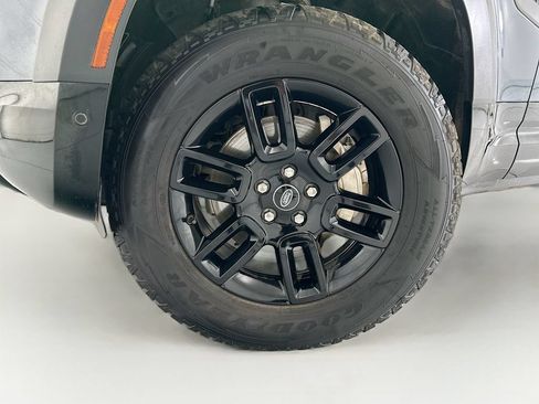 Used 2023 Land Rover Defender 110 X-Dynamic SE AWD/4WD image 29