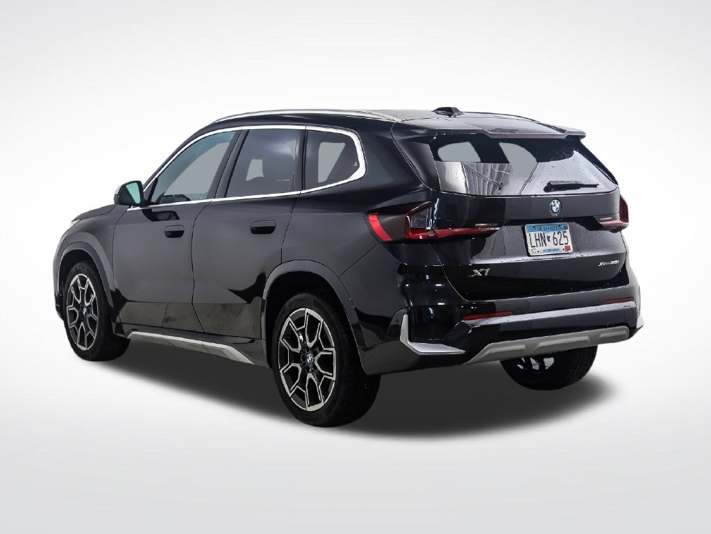 Certified 2023 BMW X1 xDrive28i w/ Premium Package AWD/4WD image 3