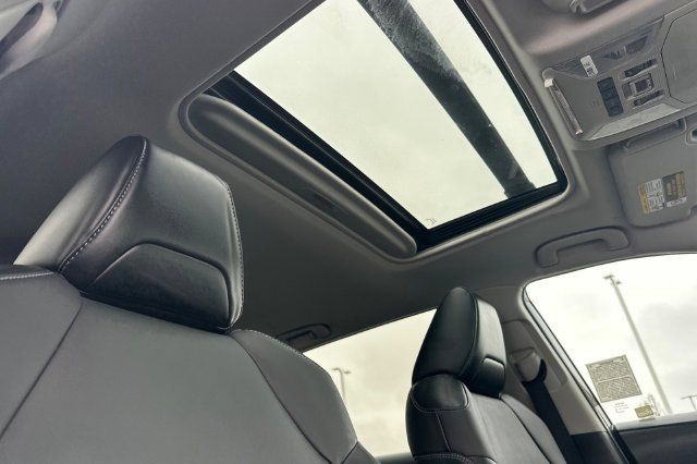 Certified 2022 Toyota RAV4 XLE Premium AWD/4WD image 21