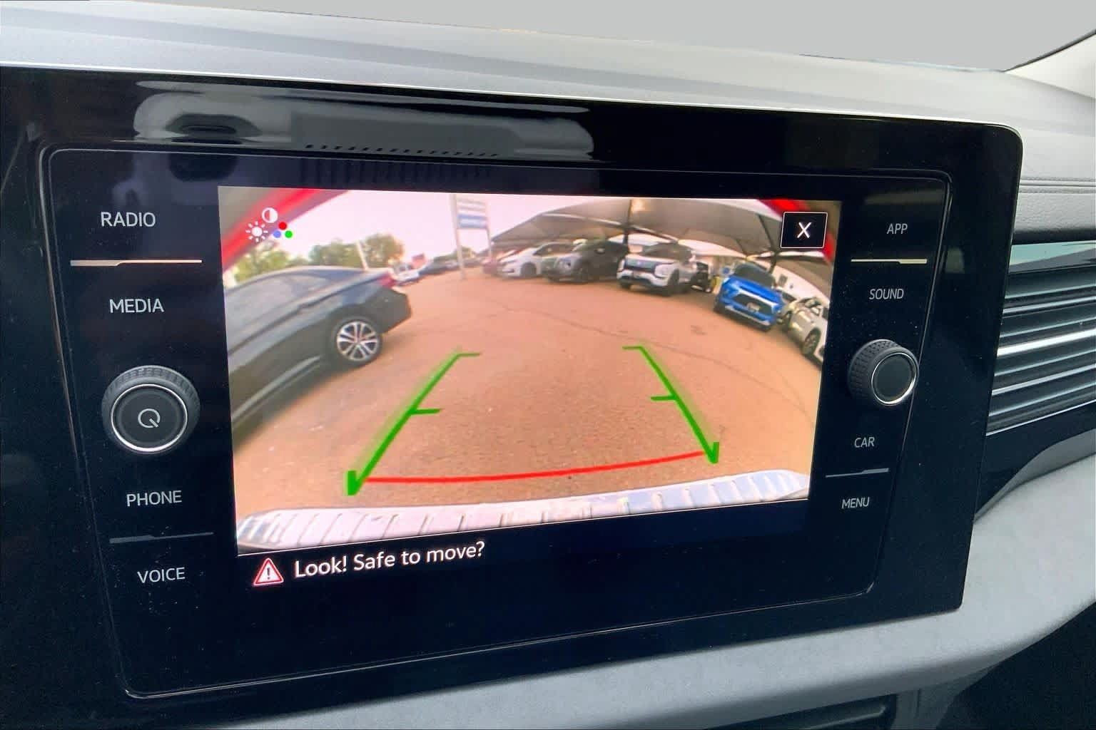 Used 2026 Volkswagen Jetta SE FWD image 26