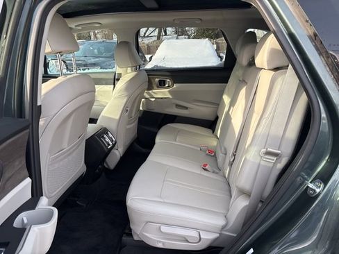 Certified 2022 Kia Sorento S w/ Panoramic Sunroof Package image 20