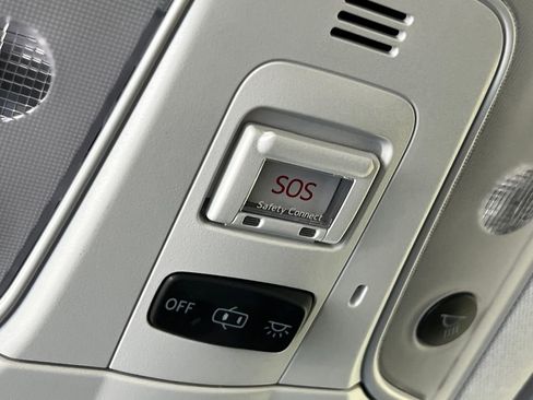 Used 2022 Toyota Prius Prime XLE image 38