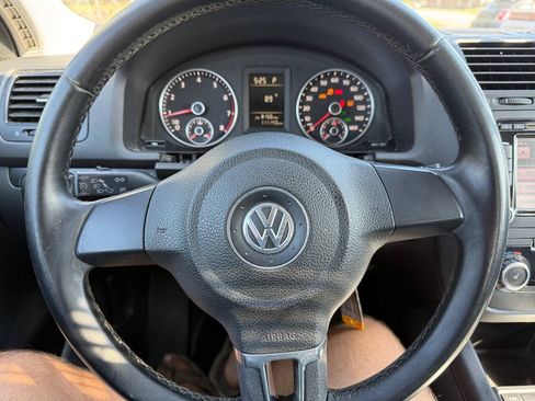 Used 2010 Volkswagen Jetta SE FWD image 23