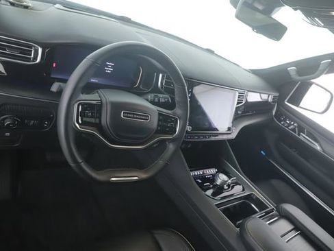 Used 2025 Jeep Grand Wagoneer Series II Obsidian w/ Quick Order Packagew 28T image 18