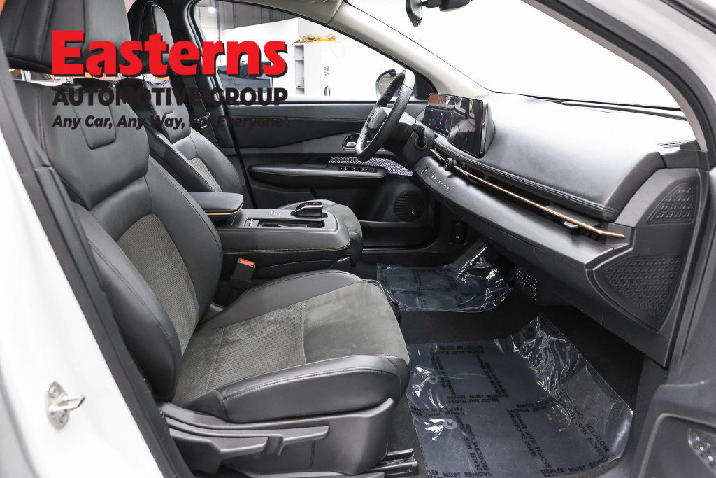 Used 2024 Nissan Ariya AWD image 28