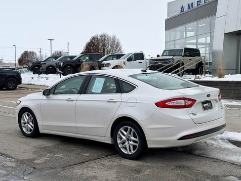 Used 2016 Ford Fusion SE w/ Equipment Group 202A image 3