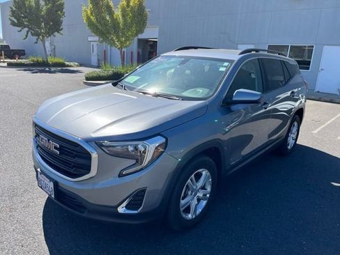 Used 2019 GMC Terrain SLE w/ Driver Convenience Package FWD image 1