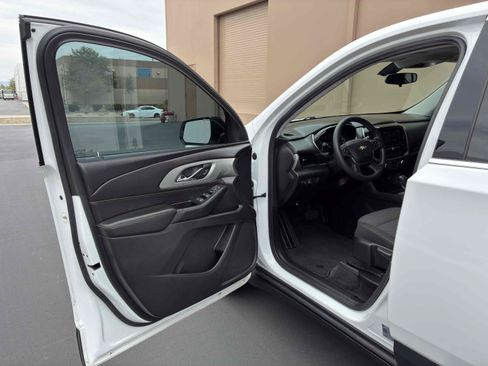 Used 2020 Chevrolet Traverse LS FWD image 34