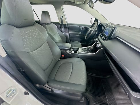 Used 2021 Toyota RAV4 XLE w/ Convenience Package FWD image 30