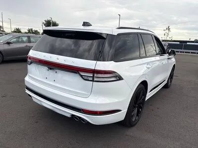 Used 2025 Lincoln Aviator Reserve w/ Luxury Package RWD image 11