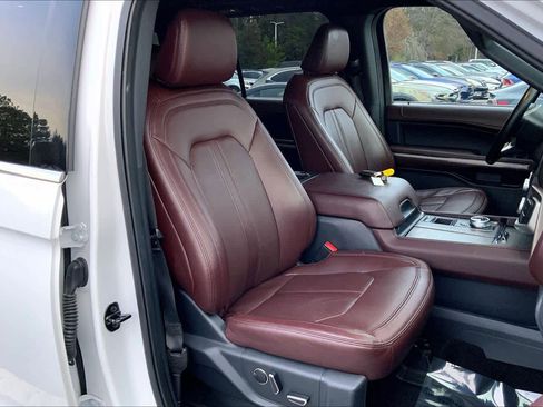 Used 2022 Ford Expedition Max Limited image 8