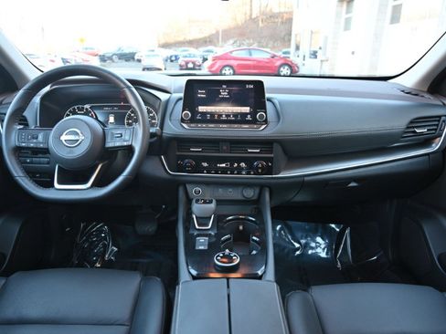Used 2023 Nissan Rogue SV w/ SV Premium B Package image 14