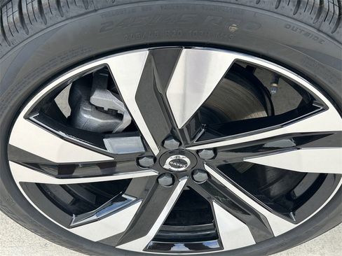 Used 2025 Volvo XC40 B5 Ultra w/ Protection Package image 9