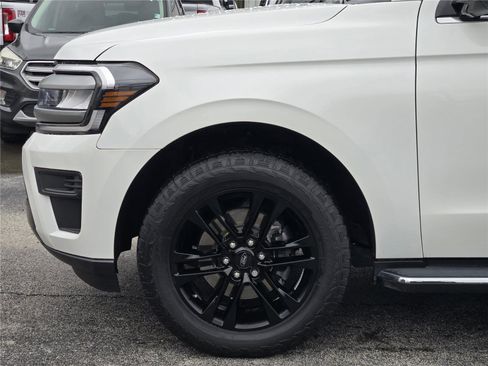Used 2023 Ford Expedition Max XLT RWD image 9