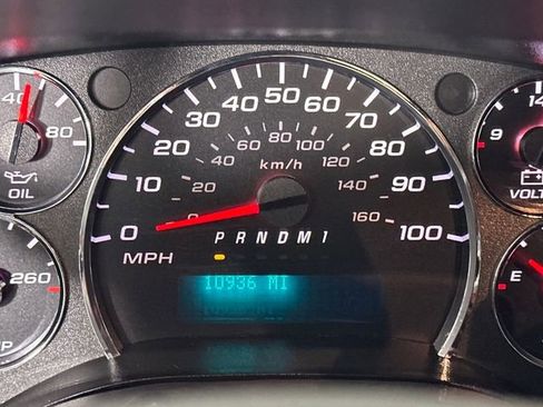 Used 2024 Chevrolet Express 2500 image 18