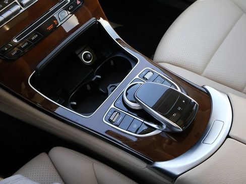 Used 2016 Mercedes-Benz GLC 300 4MATIC image 19