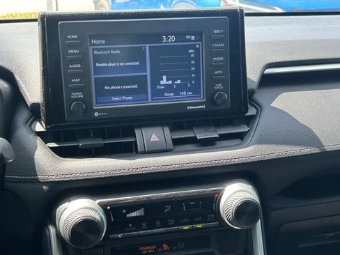Used 2022 Toyota RAV4 LE FWD image 19